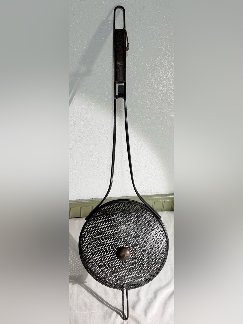 Vintage 31” Androck Campfire Metal Popcorn Popper And Nut Roaster Wood Handle